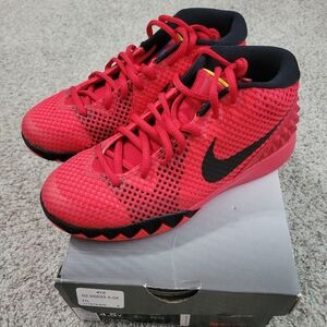 Grade School Kyrie 1
